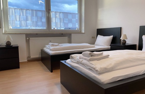 Schwandorf Apartment | (SAD141) Bright workers rental with porch