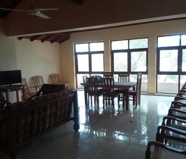 Kirinda Hotel | Sadagala piyasa sancharaka banglow