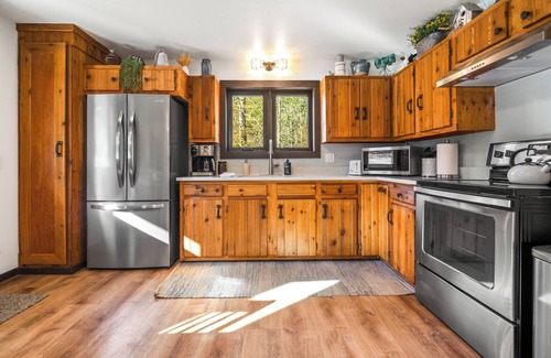 Coram Cabin | Saddle n' Sage, 7 min to Glacier, Fire Pit