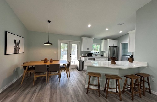 Fellowship House | Saddle Oak Retreat; pet-friendly near WEC and more