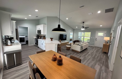 Fellowship House | Saddle Oak Retreat; pet-friendly near WEC and more