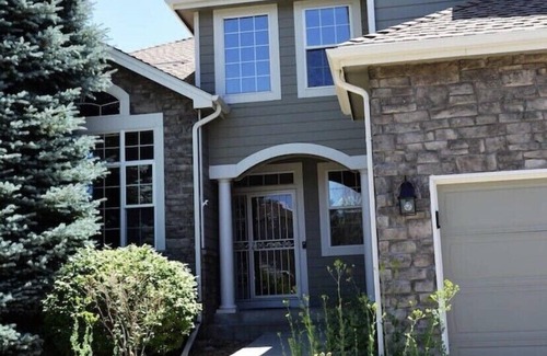 Aurora House | Saddle Rock Golf In Cherry Creek District/Southlands Malls