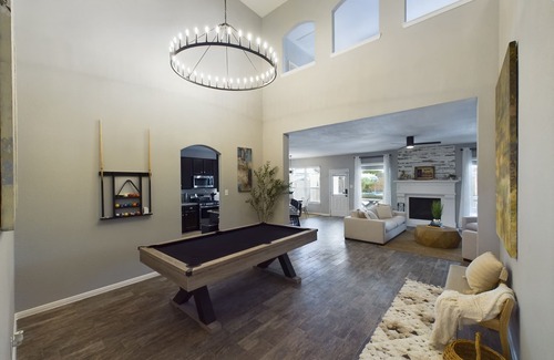 Houston House | Saddle & Spurs BNB - with heated pool