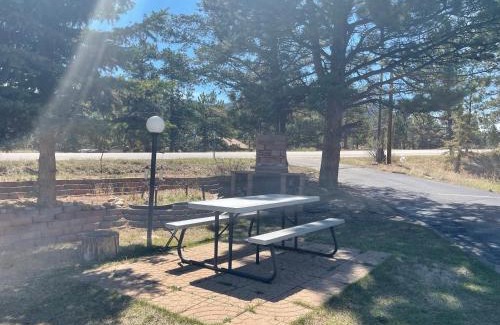 Estes Park Hotel | Saddle & Surrey Motel