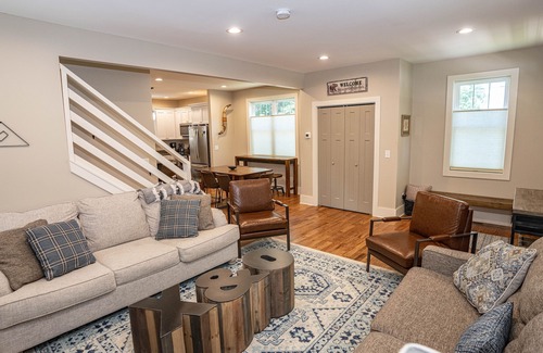 Black Mountain House | 'Saddle Up' for Mountain town Fun!