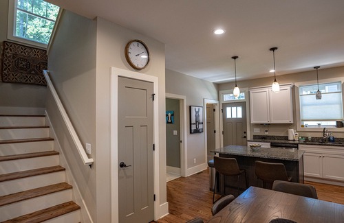 Black Mountain House | 'Saddle Up' for Mountain town Fun!