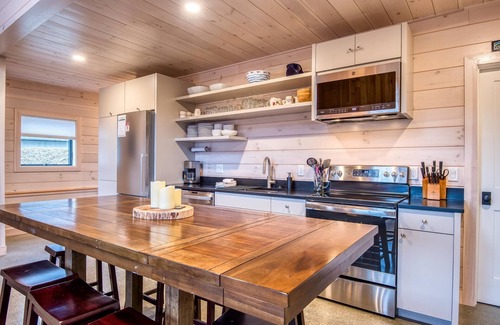 Rangeley House | Saddleback - Maine Alpin Haus beautiful trailside ski-in/ski-out A-Frame with mountain views