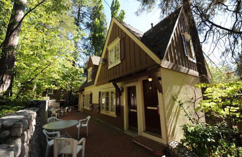 Lake Arrowhead Hotel | Saddleback Inn at Lake Arrowhead