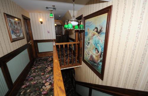 Lake Arrowhead Hotel | Saddleback Inn at Lake Arrowhead