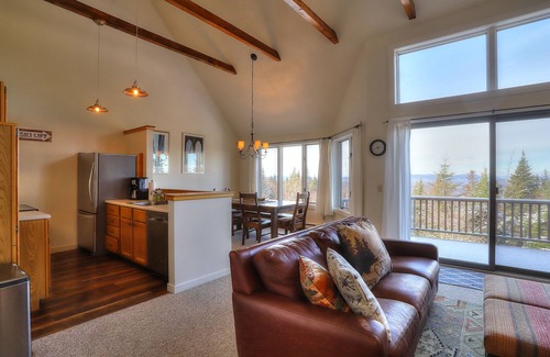 Rangeley Condo | Saddleback - Rock Pond Condo 67 - ski in/out