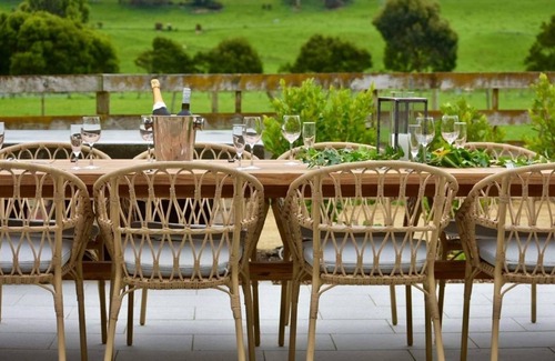 Ashhurst House | SaddleHills, absolute luxury with rustic charm, instantly & comfortably at home