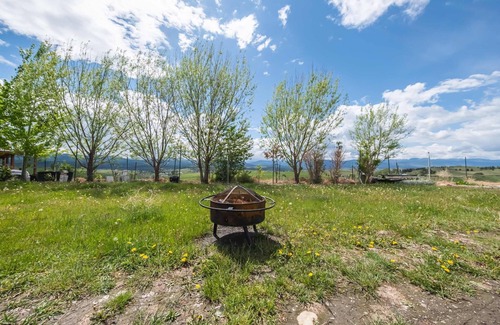 Eureka Cabin | Saddlehorn Ridge Cabin - Firepit|Fireplace|Views