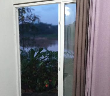 Kandy Apartment | Sadhara River View Lodge