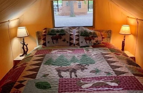 Manchester Cabin | Safari Tent - Unique Safari Tent with Comfy Furniture and a Full Bed!
