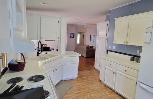 Fussels Corner House | Safe 55+ Golf community with many amenities. Close to work, shopping and dining