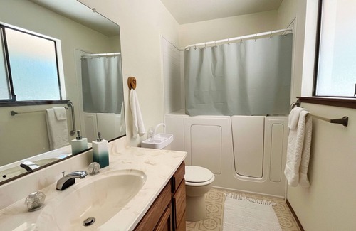 Lema Ranch Apartment | Safe and Quiet Guest Suite/Studio with Private Entrance