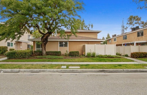 Cerritos Condo | Safe Quiet 1BR/1BA Condo