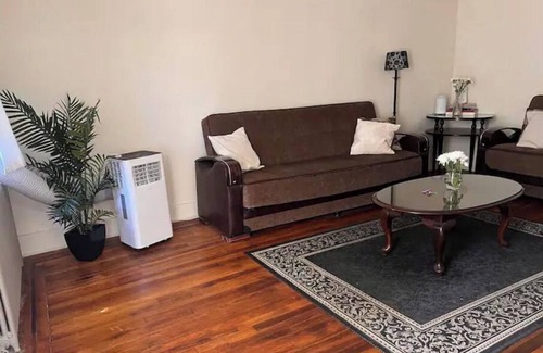 West Bronx Apartment | Safe, Quiet and Close to Subway!