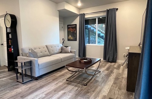 Ferndale House | Safe & Quiet Home -9mi to Bellingham & Border, 8m to Beach