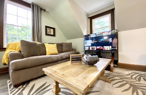 Harrisburg - Hershey Apartment | Safe & Trendy Historic Midtown 3rd Floor Riverview Apartment