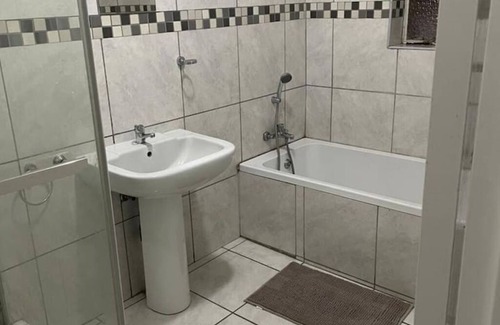 Kempton Park House | Safety home for a peace of mind