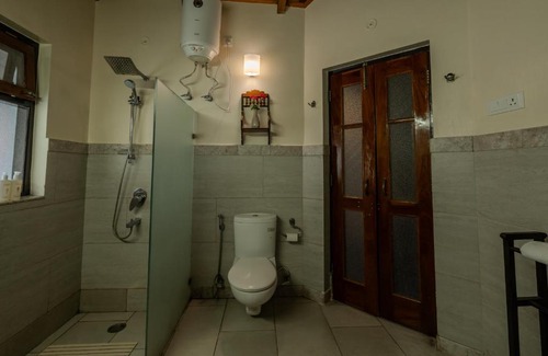 Bhimtal Villa | SaffronStays Casa Octavia