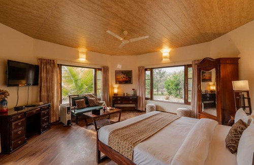 Bhimtal Villa | SaffronStays Casa Octavia
