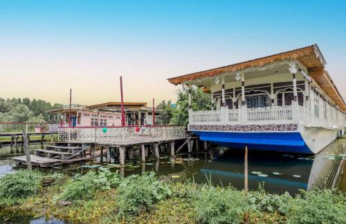 Dal Lake Boat Rental | SaffronStays Kingori Houseboat