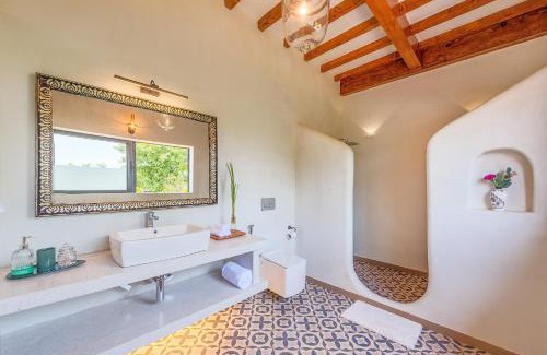 Paud Villa | SaffronStays Satori Hornbill, Ultra Luxe two bedroom Villa on 8 Acres Estate, By The Mulshi Lake