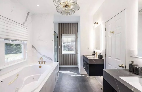 Sagaponack House | Sagaponack Estate, South of Hway, Pool+Spa+Tennis—AUG-LD 2024 still AVAILABLE!