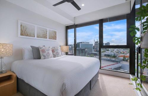 Newstead Apartment | 'Sage Bloom' Elegant Newstead Stay with Shared Pool