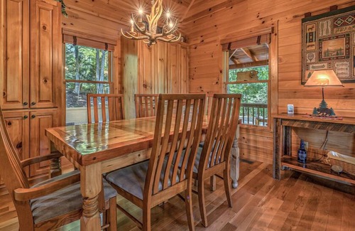 Mineral Bluff Cabin | Sage Elk - Family Friendly | Hot Tub | Game Room