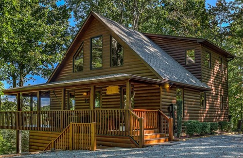 Mineral Bluff Cabin | Sage Elk - Family Friendly | Hot Tub | Game Room