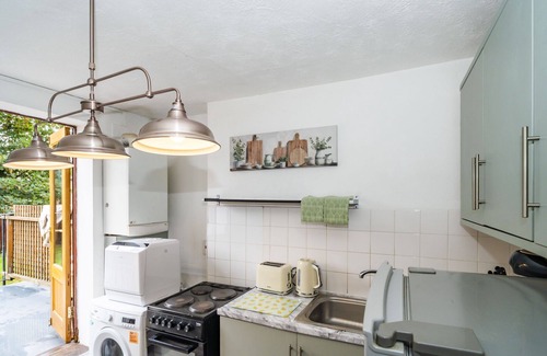 Maidstone House | Sage House (Town-Centre Flat)