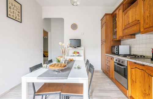 Pisa City Centre Apartment | Sage&Rosemary Home - with Garden by Pleiades Home