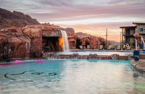 Moab South Valley Condo | SageCreek E7 "BalancedRock Retreat" - Amazing Pool