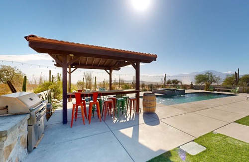 Desert Hot Springs House | Saguaro Gardens desert retreat on 5 acres with pool, pool spa, & casita