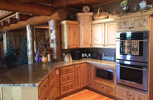 Williams Cabin | Sahalie Mountain Log Cabin at 7300 feet and Close to Heaven!