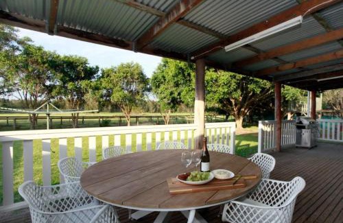 Anna Bay House | Sahara Trails House WiFi Air Conditioning Horse Riding and much more