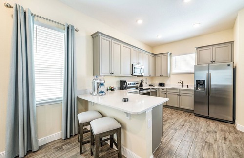 West Kissimmee Cottage | Sail Away! Beautiful Cottage with Private Hot Tub near Disney with.