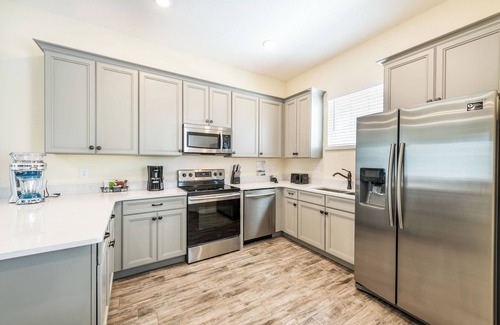 West Kissimmee Cottage | Sail Away! Beautiful Cottage with Private Hot Tub near Disney with.