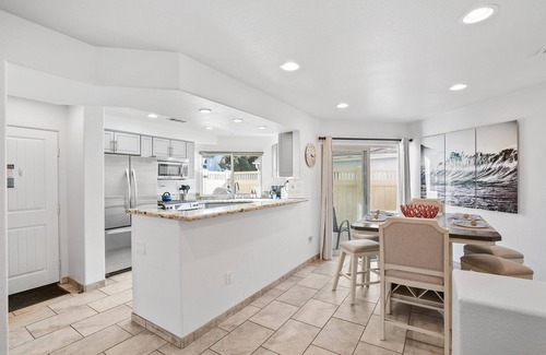 Crown Point House | Sail Bay Dream | Rooftop Patio, Bay Views, AC, Garage, Pinball, Paddle Boards + Bikes