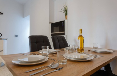 Old Town Apartment | SAIL Family Home by Cadiz4Rentals