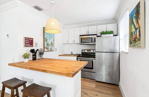 Sailboat Bend Condo | Sailboat Bend - 811 Apartment 4