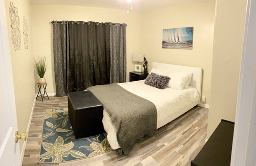 Jefferson House | Sailboat Suite at Woodlawn Lake