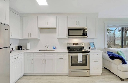 Stuart Apartment | Sailfish Suites 6 - pet friendly, waterfront!