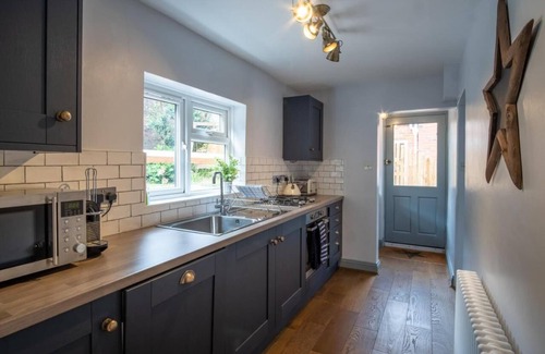 New Forest District Cottage | Sailmaker's Cottage - Lymington Town Centre