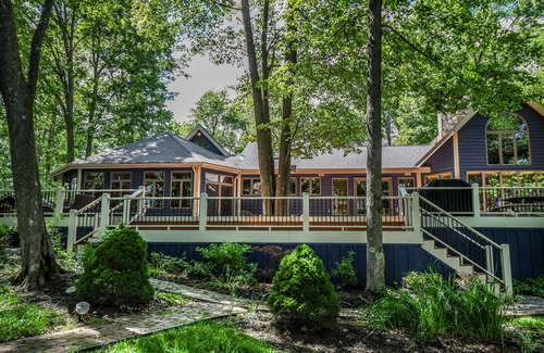 Blakeslee House | Sailor's Point | Pet Friendly, Lakefront, Community Pool!