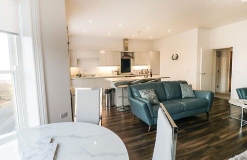 South Cliff Cottage | SAILORS & MERMAIDS, family friendly in Scarborough
