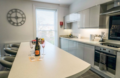 South Cliff Cottage | SAILORS & MERMAIDS, family friendly in Scarborough